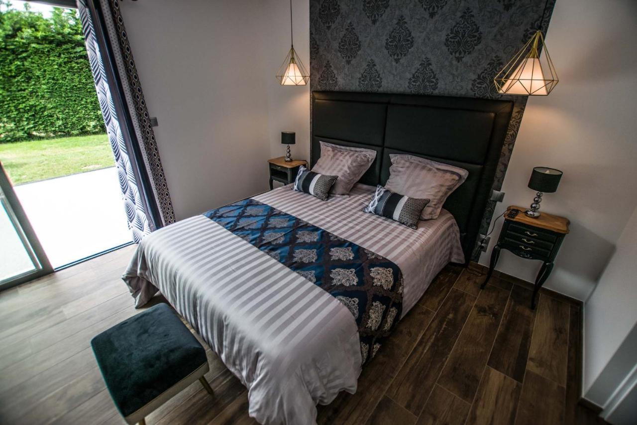 Les Cuves - Saintes Bed & Breakfast Chaniers Екстериор снимка