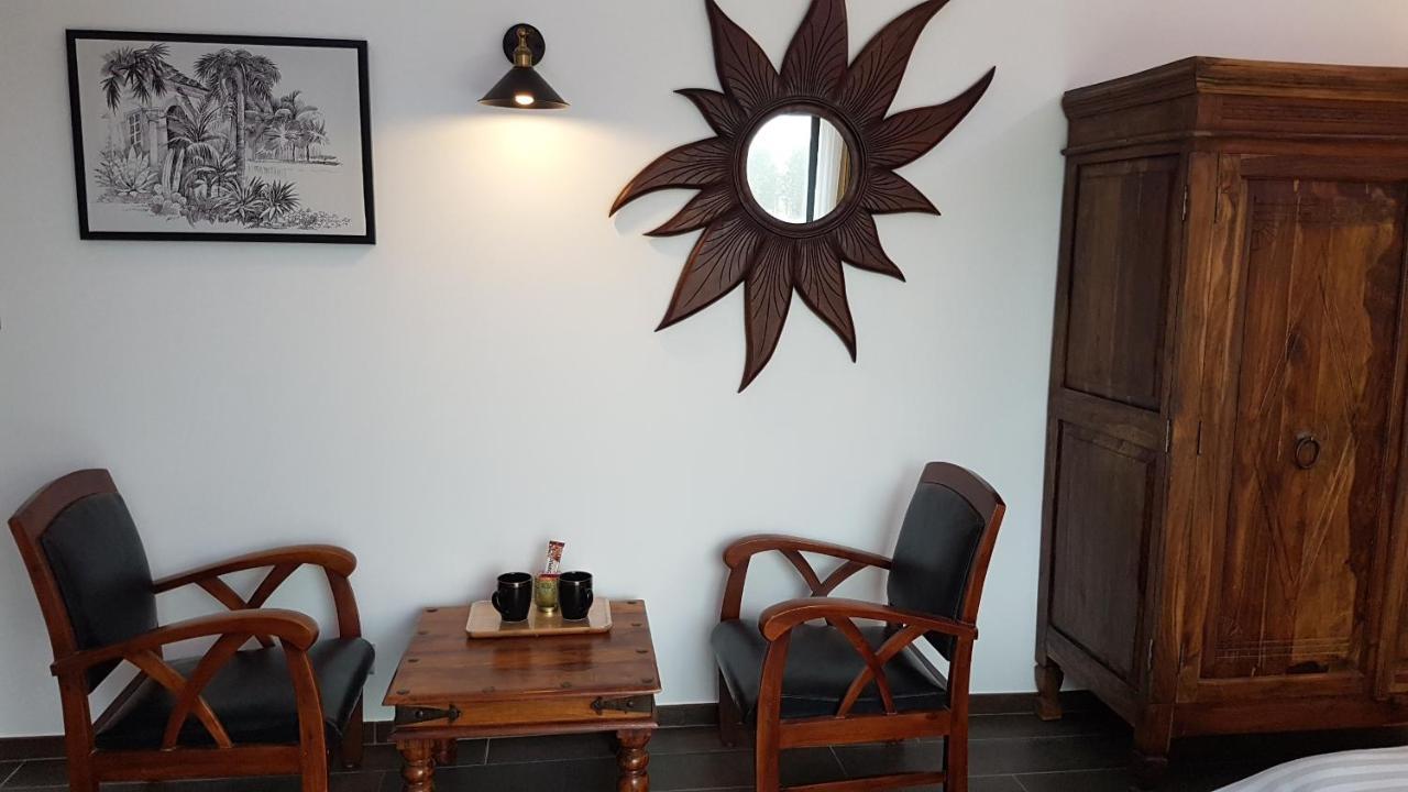 Les Cuves - Saintes Bed & Breakfast Chaniers Екстериор снимка