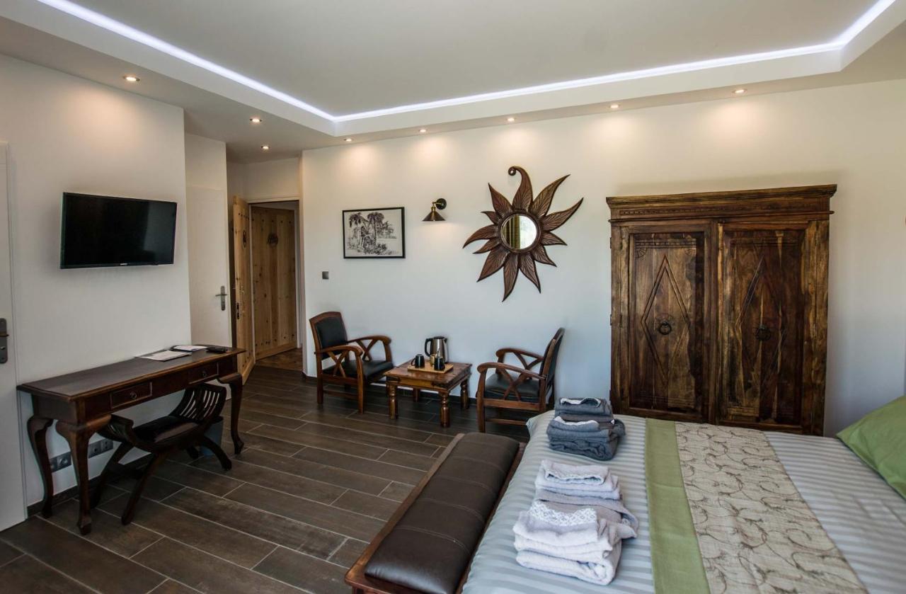 Les Cuves - Saintes Bed & Breakfast Chaniers Екстериор снимка