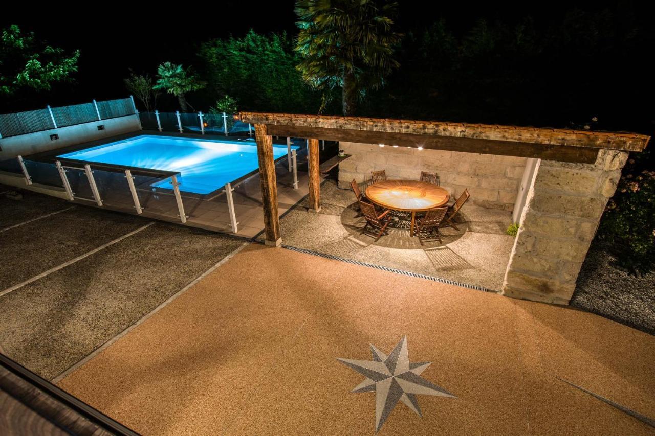 Les Cuves - Saintes Bed & Breakfast Chaniers Екстериор снимка