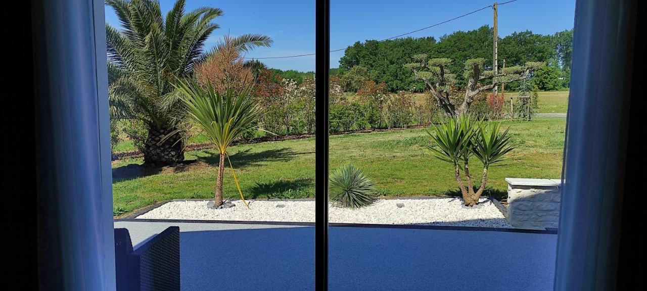 Les Cuves - Saintes Bed & Breakfast Chaniers Екстериор снимка