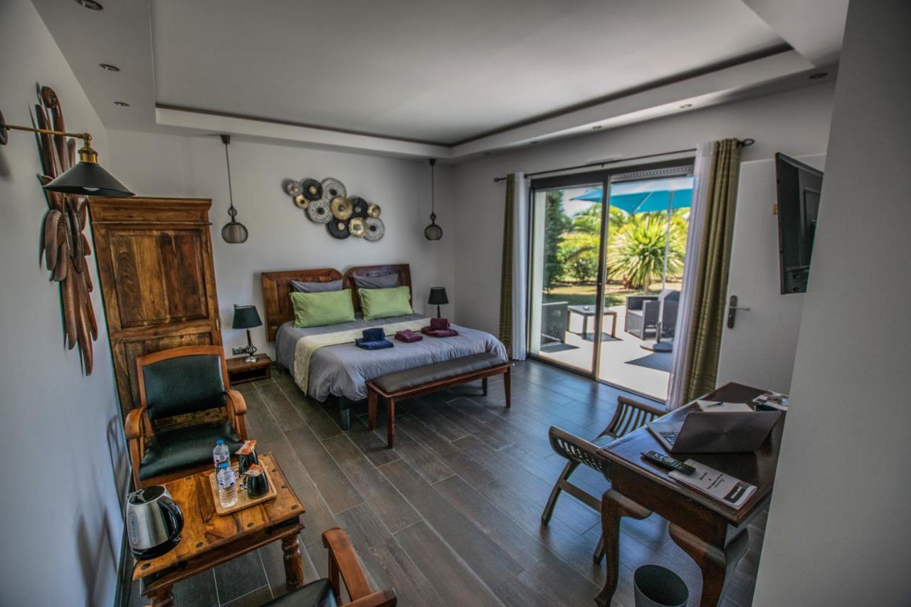 Les Cuves - Saintes Bed & Breakfast Chaniers Екстериор снимка