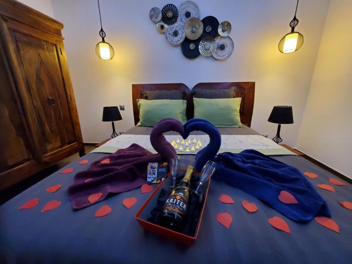 Les Cuves - Saintes Bed & Breakfast Chaniers Екстериор снимка