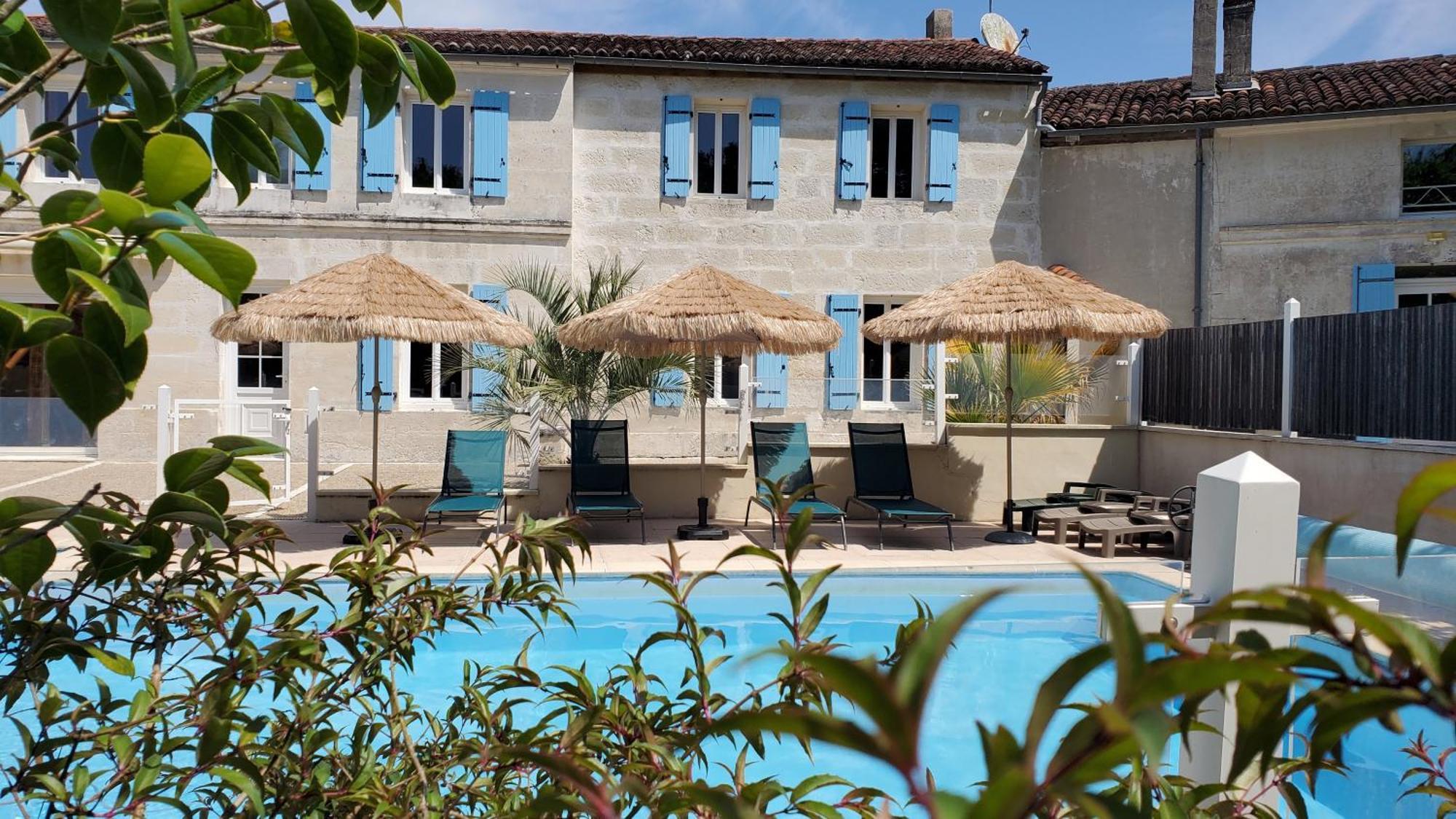 Les Cuves - Saintes Bed & Breakfast Chaniers Екстериор снимка
